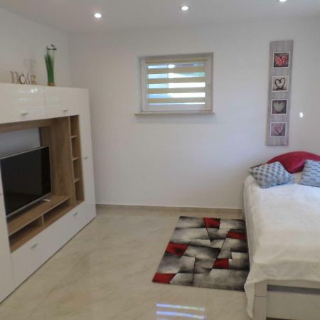 1 Zi. Apartment Naehe Flughafen/Messe Stuttgart 24H Waldenbuch 외부 사진