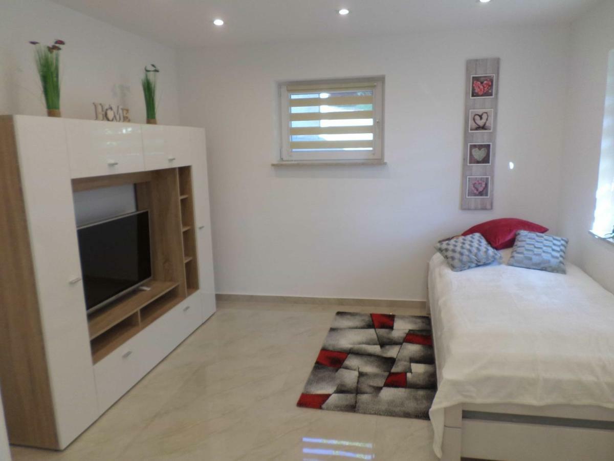 1 Zi. Apartment Naehe Flughafen/Messe Stuttgart 24H Waldenbuch 외부 사진