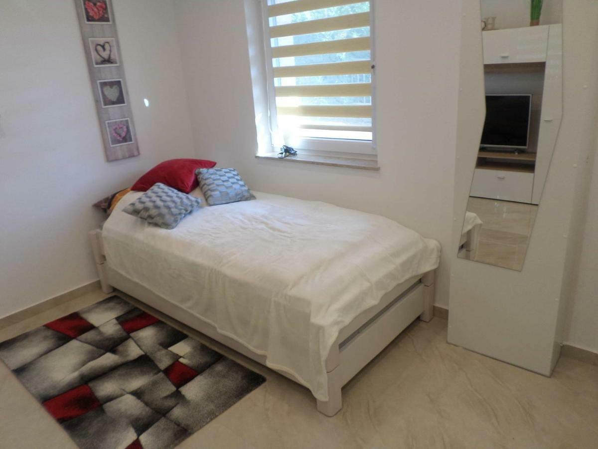 1 Zi. Apartment Naehe Flughafen/Messe Stuttgart 24H Waldenbuch 외부 사진